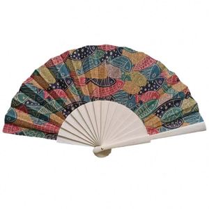 Abanico Plegable Portátil Ecológico de Corcho y Bambú de 23 cm con Estampado, Abanico de Mano de Tela y Madera con Técnica Pintada, Abanico Vegano Promocional - Product Image 2