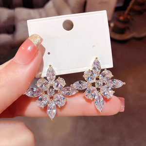 Orecchini a Perno Geometrici a Forma di Diamante Marquise per Donne, Eleganti Gioielli per Orecchie alla Moda - Product Image 3