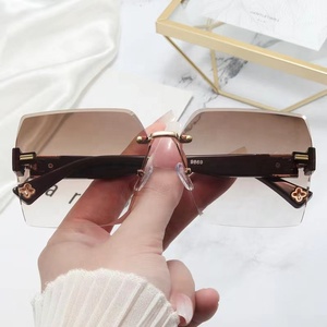 Gafas <span class=keywords><strong>de</strong></span> sol fotocromáticas <span class=keywords><strong>de</strong></span> <span class=keywords><strong>lujo</strong></span>, marca <span class=keywords><strong>de</strong></span> imitación, venta al por mayor, gran calidad, sin montura, 2022 - Product Image 1