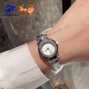 Conjunto de Pulseras de Lujo Marca H para Mujer, Elegante Accesorio de Cristal con Pedrería, Reloj de Cuarzo Moderno, Estilo Ejecutivo - Product Image 2