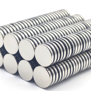 Gran Oferta N35 N45 Imanes de Tierras Raras 18x3, Imán de Neodimio Fuerte con Orificio para Almacenamiento de Herramientas - Product Image 3