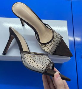 Summer new style women's <b>sandals</b>, featuring an integrated elevated heel design, bow decorations and pearl embellishments - Product Image 5