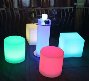 Günstige Outdoor-Barhocker aus Kunststoff LED runde Barhocker Möbel Restaurant Stuhl und Barhocker