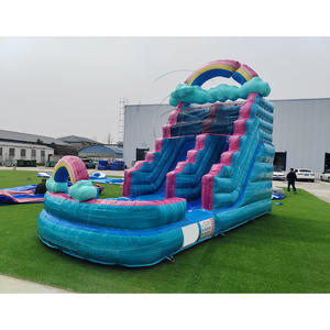 Château gonflable d'extérieur avec toboggan aquatique pour enfants, toboggan aquatique gonflable en PVC irisé Marshmallow, en vente - Product Image 1
