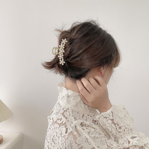 Accessorio per capelli in metallo per volume medio dei capelli. Perla al Collo. Design a Forma di Squalo Non Danneggia i Capelli. - Product Image 5