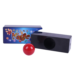 Gros plan <span class=keywords><strong>boîte</strong></span> de boule magique <span class=keywords><strong>Boîte</strong></span> magique modifiable Tournant <span class=keywords><strong>la</strong></span> boule rouge dans les accessoires de boule bleue Tours de <span class=keywords><strong>magie</strong></span> Jouets - Product Image 5