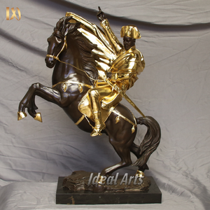 Petite sculpture décorative en métal bronze <span class=keywords><strong>de</strong></span> Napoléon et cheval à vendre - Product Image 1