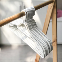 SB TECH Robuster, gekerbter Kleiderhaken aus glänzendem, umweltfreundlichem PP-Kunststoff, moderner, multifunktionaler Kleiderorganizer, Wandmontage für den Kleiderschrank
