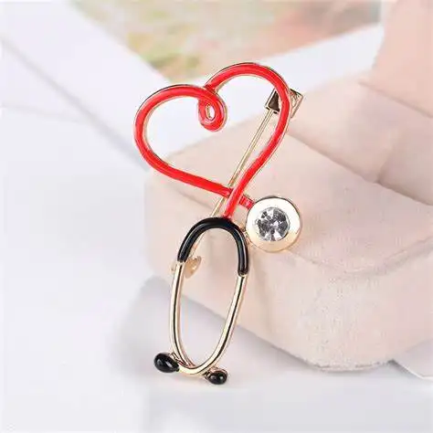 Corazón solapa pin médico grabado pin médico broche encantos para médicos enfermeras y médicos