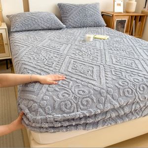 YongHo Europees Grijs Melkfluweel 400TC Polyester 180x200cm Matrasbeschermer Spannlaken 3-delig Beddengoedset 2 - Product Image 1