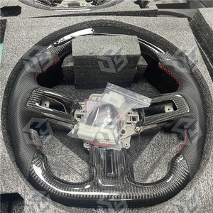Volante Deportivo de Fibra de Carbono Perforada con Costuras Blancas para <span class=keywords><strong>Ford</strong></span> <span class=keywords><strong>Mustang</strong></span> - Product Image 1