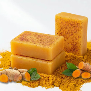 Savon artisanal éclaircissant au curcuma et à l'acide kojique pour l'élimination des taches brunes et de l'acné, unifiant le teint, hydratant, lissant et nettoyant en profondeur - Product Image 1