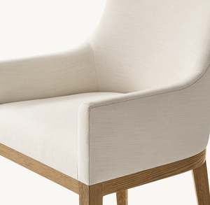 Fauteuil de salle à manger en bois de chêne à dossier incurvé, avec accoudoirs, design mi-siècle, pour espace de repas résidentiel contemporain - Product Image 3