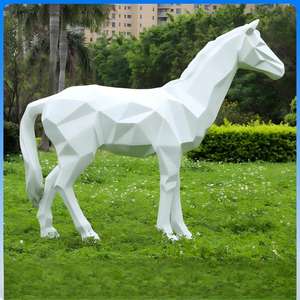 Ensemble de figurines de chevaux en fibre de verre réalistes et résistantes aux intempéries - Sculpture de jardin au design personnalisé pour une utilisation en intérieur/extérieur - Product Image 2