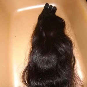 Cheveux humains indiens, prix de vente entier Cheveux indiens Waft bruts. Machine double trame indienne qualité supérieure cheveux bruts trame d'Inde - Product Image 1