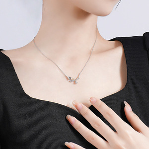 สร้อยคอเงินแท้ S925 สองสี รูปเครื่องบินกระดาษประดับเพชรซิร์คอน ดีไซน์โรแมนติก ของขวัญสำหรับผู้หญิง สร้อยคอหรูหราแบบเรียบง่าย - Product Image 6