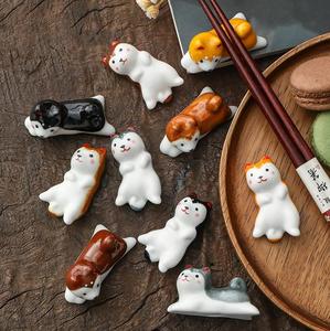 Japon tarzı köpek çubuklarını standı karikatür seramik chopstick dinlenme otel restoran sofra tutucu masa çay süsler - Product Image 4