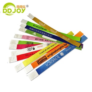 त्योहार एहसान इवेंट एंड पार्टी मद प्रकार कस्टम लोगो मुद्रण योग्य सस्ते Tyvek Wristbands - Product Image 4