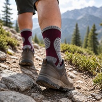Chaussettes de randonnée personnalisées avec soutien structuré du pied et options d'emballage à marque privée