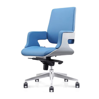 Chaise de bureau exécutive moderne à dossier moyen, revêtement en cuir, accoudoirs rembourrés, hauteur réglable, base pivotante en aluminium