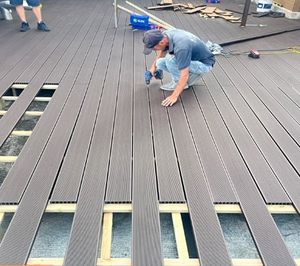 Террасная доска из древесно-полимерного композита (ДПК) глубокого коричневого цвета, цельная, для наружного применения, напольное покрытие, WPC-доска - Product Image 5