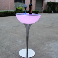 Table de bar moderne illuminée par LED et tabourets hauts Meubles en plastique pour hôtel, ferme ou parc
