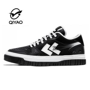 مصنع صيني العلامة التجارية الشهيرة شعار مخصص مصمم الرجال أحذية رياضية منخفضة قطع الهواء الأحذية الرياضية - Product Image 4