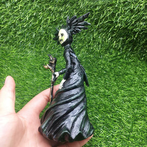 Venta al por mayor de la fábrica de resina estatuas decoración varita bruja - Product Image 4