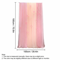 Rideau en gaze rose romantique pour toile de fond de mariage avec grande chaîne de perles florales, draperies en tulle transparent pour décoration de mariage