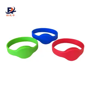 Wuhan OEM Factory Outlets ISO14443A UHF NFC Silicone RFID Wristband