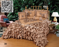 Parure de lit de luxe en satin pour mariage, broderie 3D roses, couvre-lit crème et bordeaux à volants, taies d'oreiller, style princesse, ensemble complet