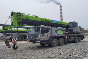 رافعة شاحنة مستعملة لجميع التضاريس بحمولة 55 طنًا مع قطع غيار لشركة ZOOMLION - Product Image 2