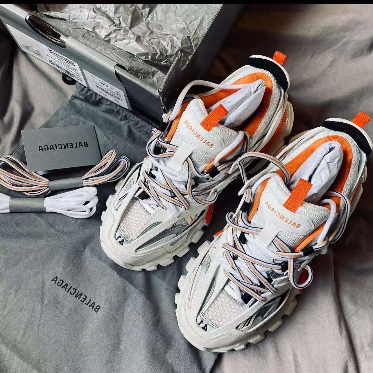 Wholesale Original Brand Shoes Diverse Styles Wide Sizes