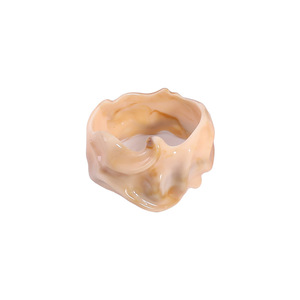 Oferta Especial: Brazalete de Resina Orgánica Hecho a Mano con Forma Abierta, Textura de Tortuga con Efecto Marmoleado, Grueso e Irregular, Estilo Llamativo - Product Image 2