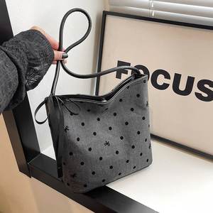 Diseñador de moda personalizado impreso Casual Niche Polka Dot bolso de mujer nuevo hombro axila bolso de cubo niñas señoras vida diaria - Product Image 6