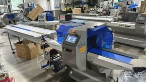 Machine d'emballage à flux pour pain sandwich, gâteaux, sucettes glacées et barres chocolatées automatiques, biscuits - Product Image 2