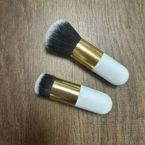 Spazzola per trucco a testa singola tonda all'ingrosso con etichetta privata per <span class=keywords><strong>fondotinta</strong></span> liquida portatile in polvere correttore crema da viaggio pennelli - Product Image 2
