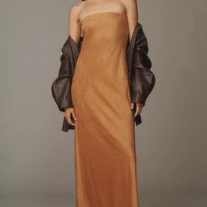 เดรสยาวปักลายดอกไม้แบบสบายๆ ไร้สายรัดไหล่ ผ้าหนังกลับเทียมระบายอากาศได้ดี ตกแต่งด้วยลูกไม้และสายคาดเอว เหมาะสำหรับออกงานกลางคืนในฤดูร้อน - Product Image 2