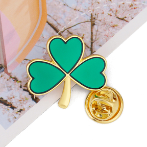 Mayorista Fabricante Esmalte Suave Chapado en Oro Insignia Aleación de Zinc <span class=keywords><strong>Trébol</strong></span> trae Suerte Personalización Pins - Product Image 1