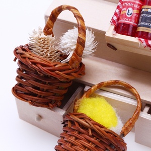 Casa de muñecas mini cesta de mano de ratán cada familia juguete escena decoración tejida a mano tiro Prop cesta de flores - Product Image 5