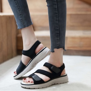 Sandales de sport et de marche confortables de luxe pour femmes avec soutien de la voûte plantaire, sangle élastique, pour la randonnée décontractée, l'extérieur et la plage - Product Image 4