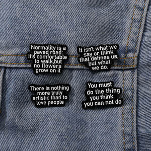 Yini Fabrikant Op Maat Gemaakte Kunst Zinklegering Emaille Pinnen-Inspirerende Citaatbadges Met Meerdere Motiverende Uitspraken - Product Image 4