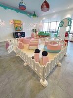 Set Lengkap Permainan Dalam Ruangan Butik Khusus Termasuk Perosotan Spiral Putih dan Kolam Bola, Khusus untuk Proyek Penitipan Anak Kelas Atas