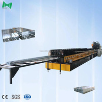 Machine d'extrusion de chemins de câbles à haute efficacité, bleue, pour ligne de production de profils de chemins de câbles continus de précision