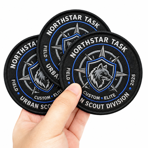 Écussons brodés personnalisés en 3D pour le club de scouts urbains, badge d'identité loup certifié OEKO-TEX AWELLS - Product Image 1