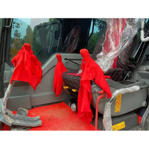 Excavatrice sur chenilles hydraulique Volvo EC140D d'occasion, 14 tonnes, 90% NEUVE, modèle 2023, moteur Volvo d'origine, capacité de la benne de 0,66 m³, pompe testée, vidéo - Product Image 6
