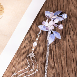Accesorio para el cabello de estilo antiguo morado, horquilla con borlas, un par de horquillas de estilo chino tradicional con flores de terciopelo, acabado en terciopelo. - Product Image 4