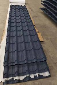 Toiture en métal revêtue de pierre à bon <span class=keywords><strong>prix</strong></span> Tuiles romaines peu profondes Tuiles durables pour usage résidentiel et commercial - Product Image 5