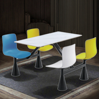 Table de restaurant moderne en marbre avec 4 chaises pour cantines scolaires, universitaires et hospitalières - Étanche, durable, écologique, facile à nettoyer