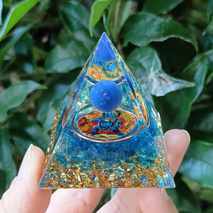 Pirámide de Cristal con Piedras, Resina Epoxi, Manualidades, Bola Azul de 5 cm, Decoración de Escritorio, Adorno para Pecera, Regalo - Product Image 1